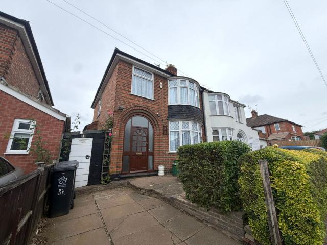 House for rent in Stocking Farm, Old Wharf