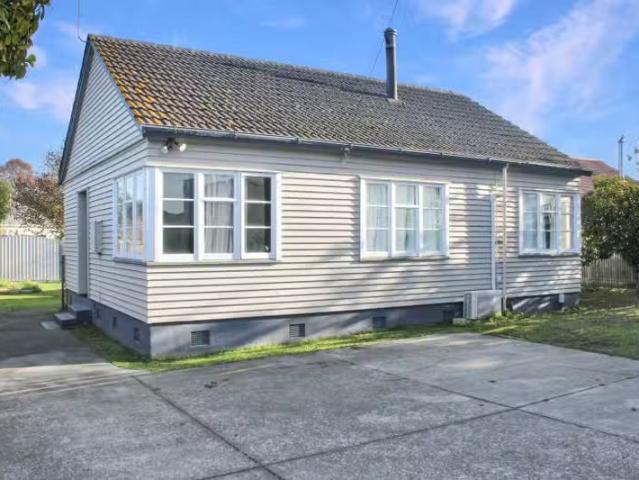 House for rent in Chaslands, Canterbury