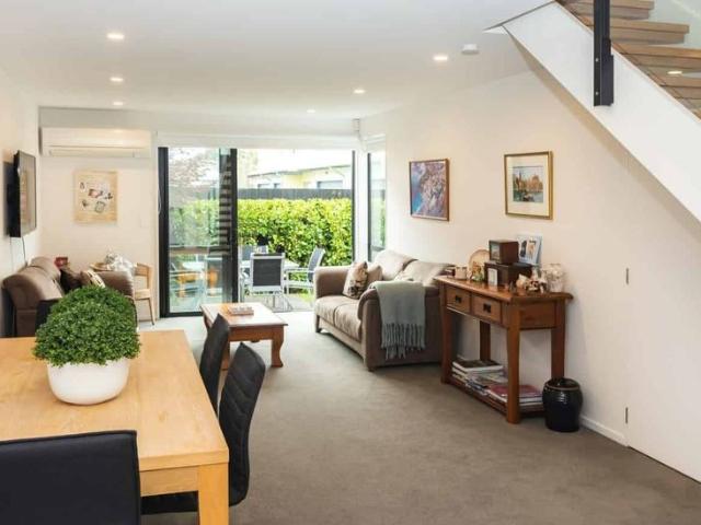 Townhouse for rent in Saint Albans, Canterbury