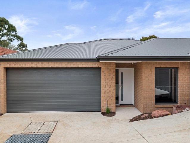 Townhouse for rent in Camerons Creek, Victoria