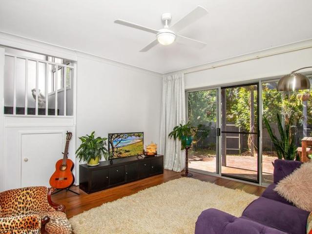 Townhouse for rent in Suffolk Park, New South Wales