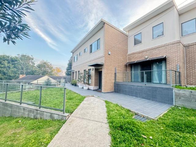 Townhouse for rent in Sydney, New South Wales