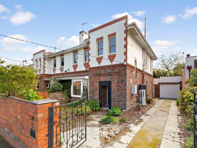 Townhouse for rent in Glen Iris, Melbourne