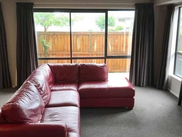 Townhouse for rent in Heathcote, Canterbury