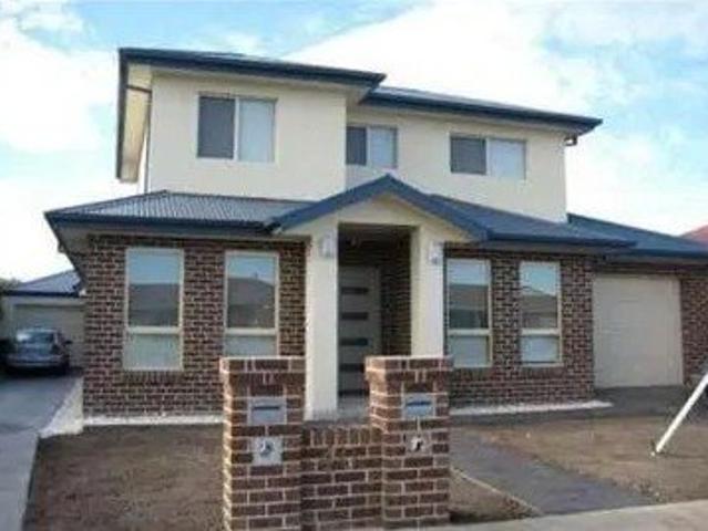 Townhouse for rent in Camerons Creek, Victoria