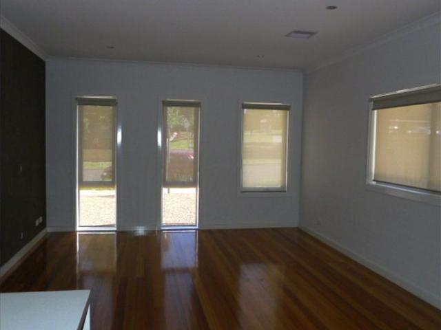 Townhouse for rent in Camerons Creek, Victoria