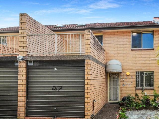 Townhouse for rent in Sydney, New South Wales