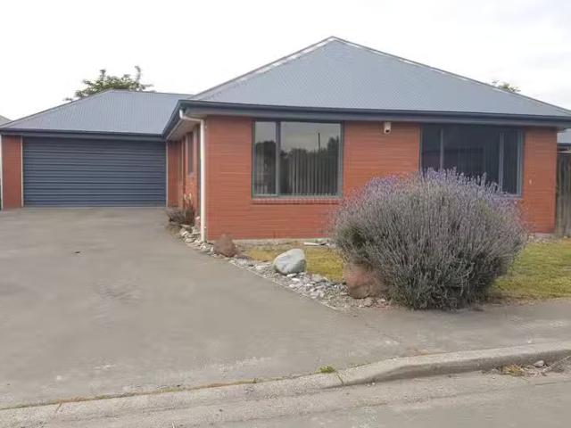 House for rent in Chaslands, Canterbury