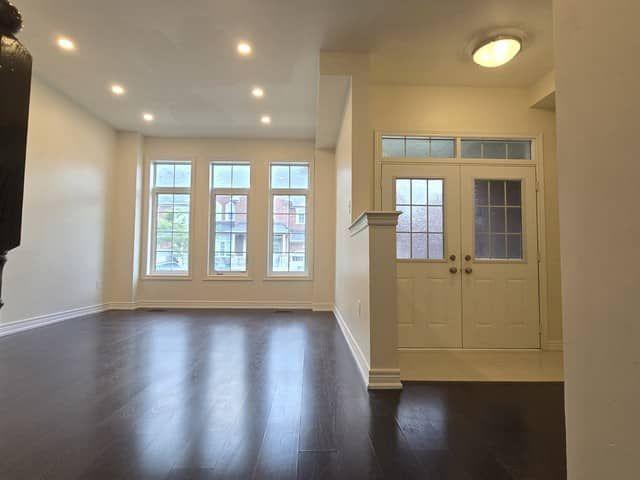 Townhouse for rent in Georgina, Ontario