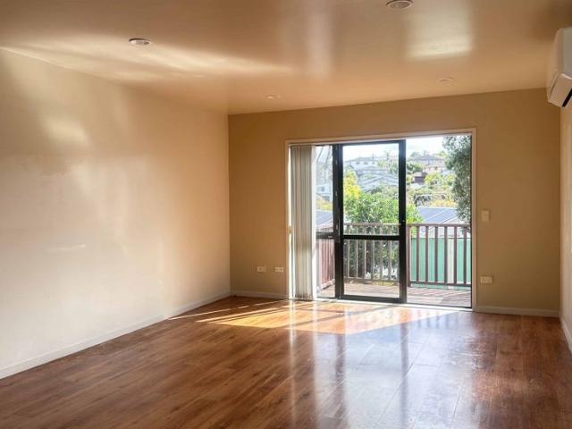 House for rent in Paremoremo