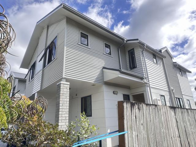 House for rent in Paremoremo