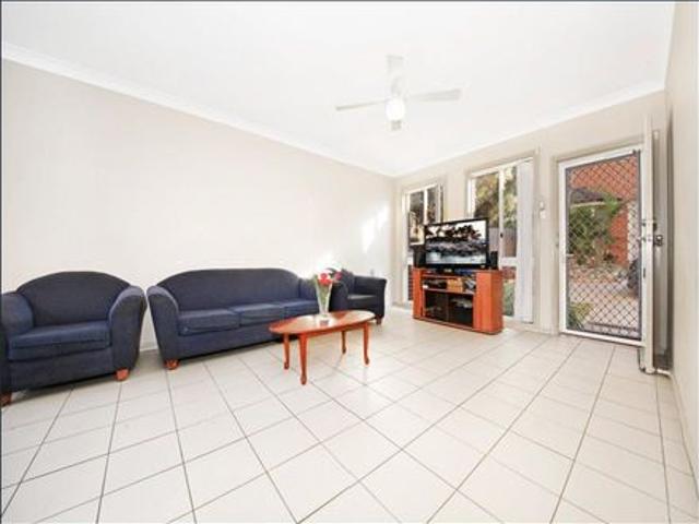 Townhouse for rent in Sydney, New South Wales