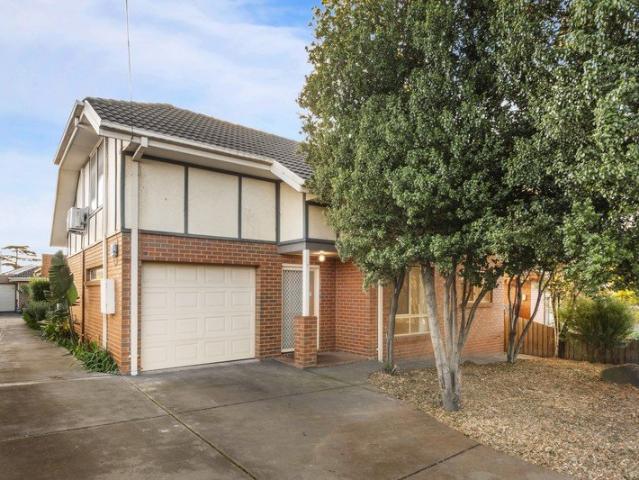 Townhouse for rent in Camerons Creek, Victoria