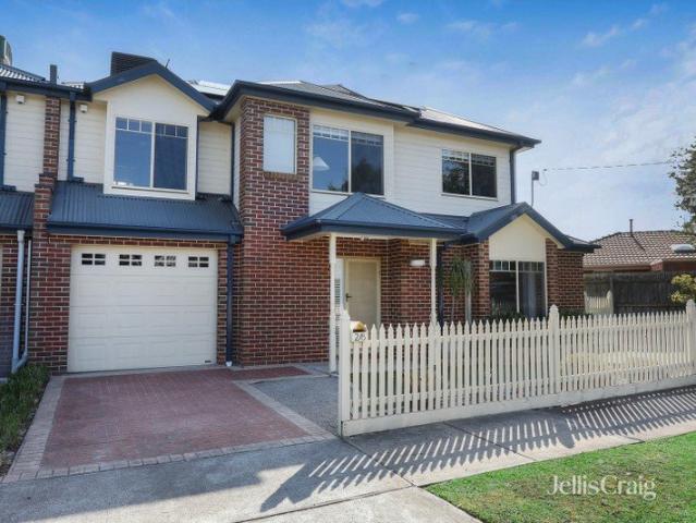 Townhouse for rent in Kingsville, Melbourne