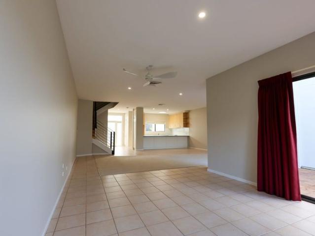 Townhouse for rent in Korora, New South Wales