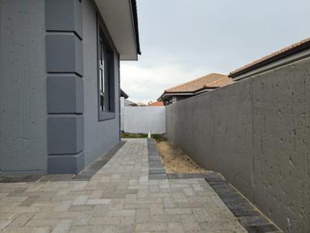 Townhouse for rent in Groot Brak Rivier, Western Cape