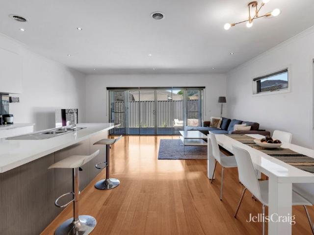 Townhouse for rent in Spotswood, Melbourne