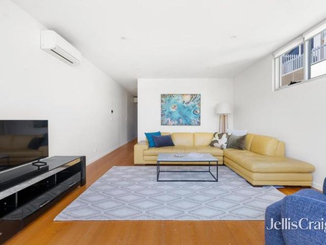 Townhouse for rent in Williamstown Shopping Area, Melbourne