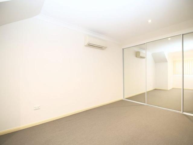 Townhouse for rent in Sydney, New South Wales