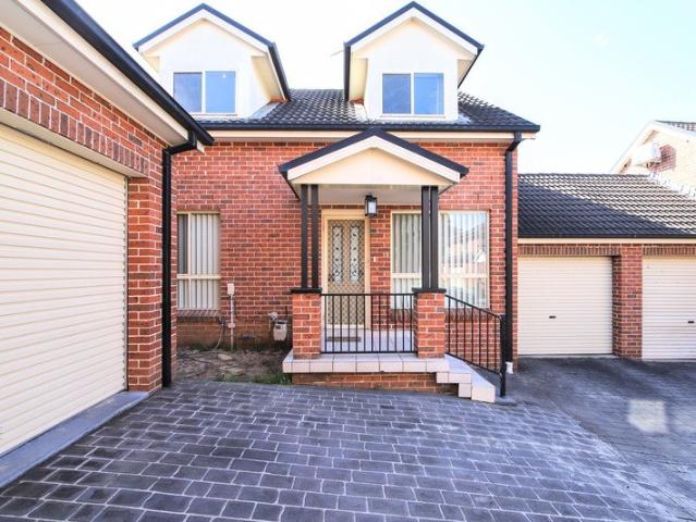 Townhouse for rent in Sydney, New South Wales