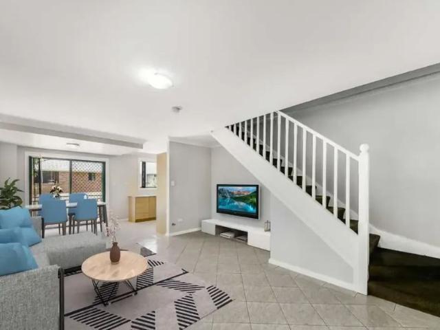 Townhouse for rent in Sydney, New South Wales