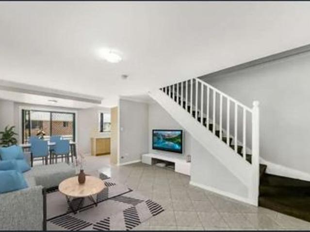 Townhouse for rent in Sydney, New South Wales