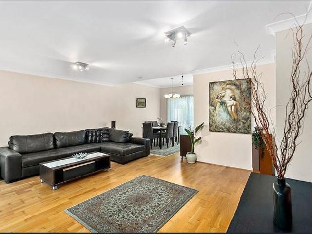 Townhouse for rent in Sutherland, New South Wales