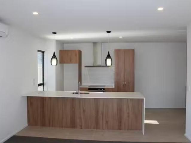 House for rent in Edgeware, Canterbury