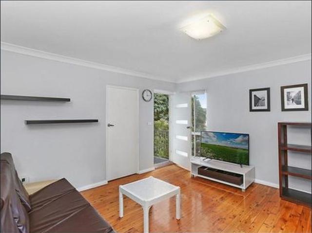 Townhouse for rent in Wollongong West, New South Wales