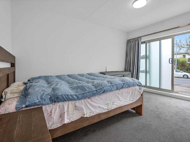 Apartment for rent in Eastern Beach, Howick