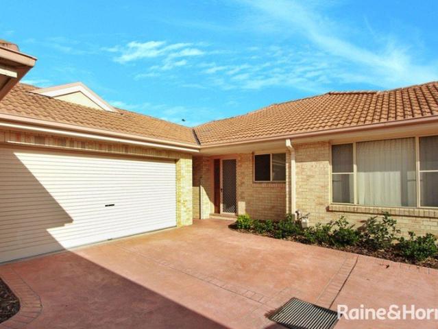 Villa for rent in Wollongong West, New South Wales