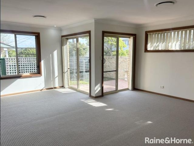 House for rent in Wollongong West, New South Wales