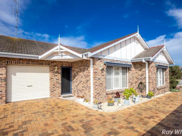 Villa for sale in Forster, New South Wales