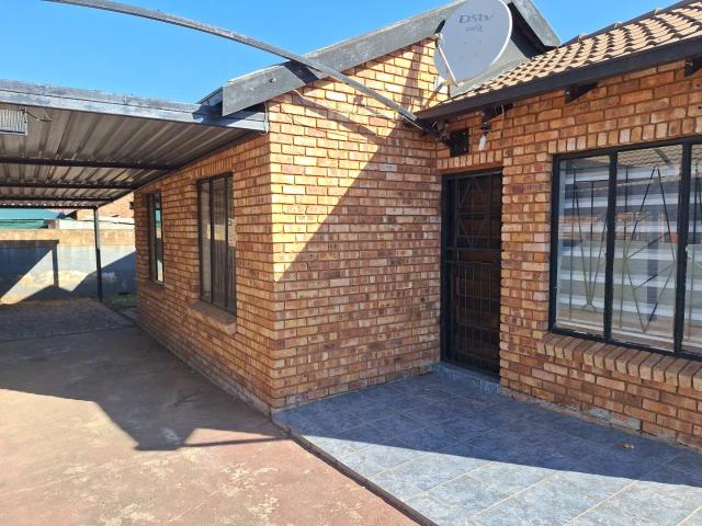 House for rent in Waterkloof, Gauteng