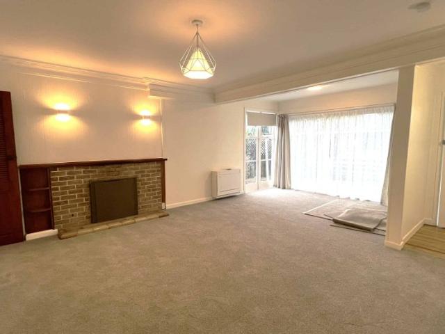House for rent in Point England, Oroua County