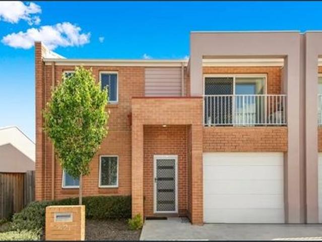 Townhouse for rent in Sydney, New South Wales