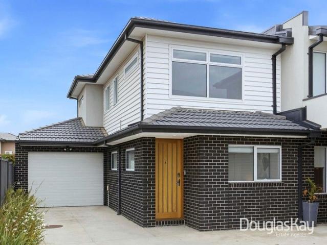 Townhouse for sale in Camerons Creek, Victoria