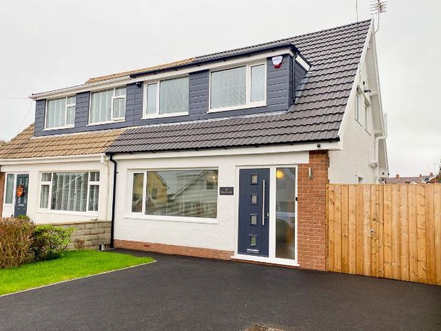 House for rent in Three Crosses, Wales