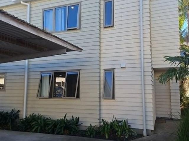 House for rent in Three Kings, Oroua County