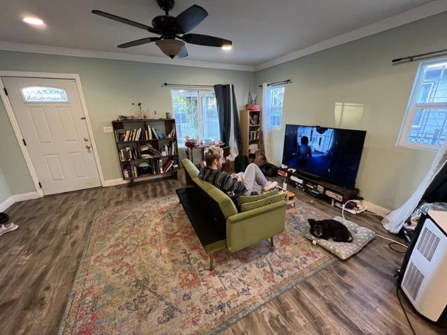 Room for rent in Canoga Park, California