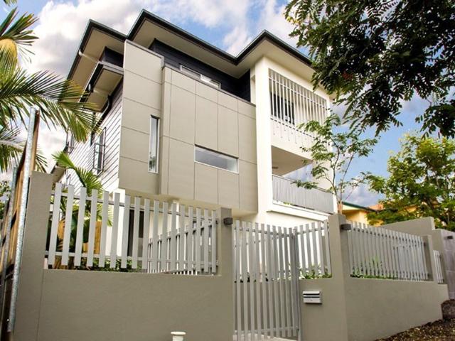 Townhouse for rent in Toombul, Queensland