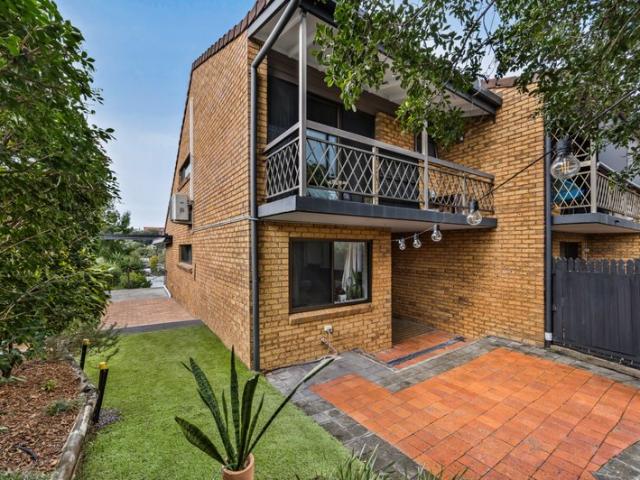 Townhouse for rent in Toombul, Queensland