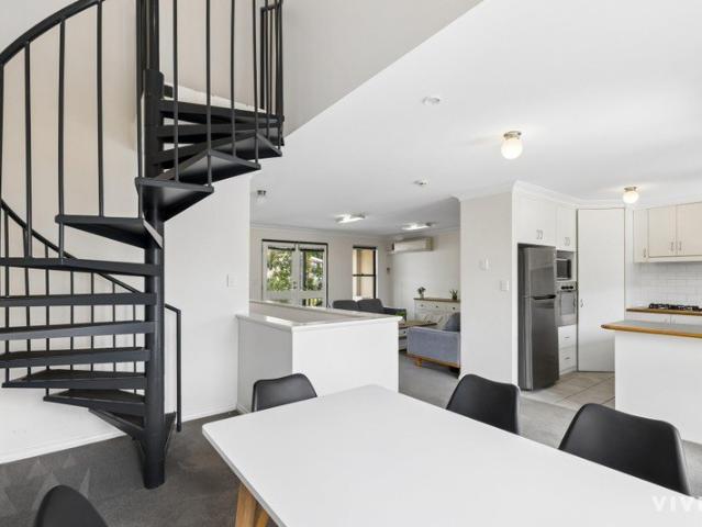 Townhouse for rent in Crawley, Perth