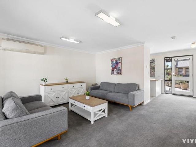 Townhouse for rent in Crawley, Perth