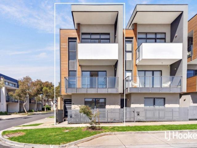 Townhouse for sale in Alamanda, Melbourne