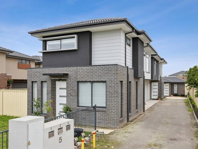 Townhouse for sale in Camerons Creek, Victoria