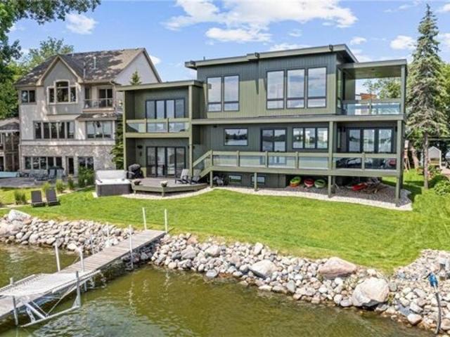 House for sale in Mound