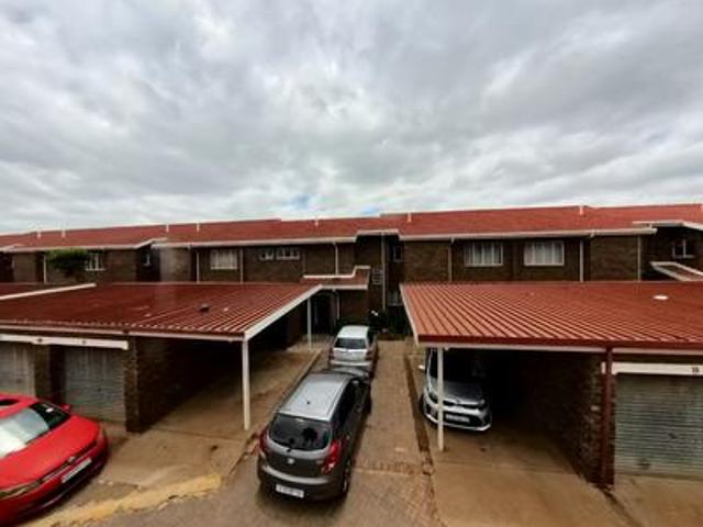 Townhouse for sale in Tembisa, Gauteng