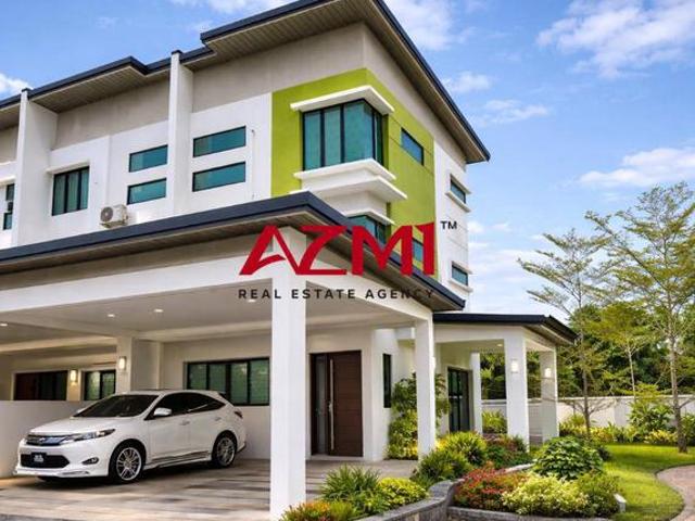 Terraced House for sale in Kuching