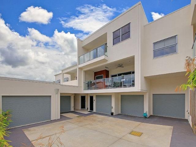 Townhouse for rent in Carina, Greater Brisbane
